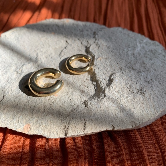 2 Gold Chunky Ear cuffs - Picture 4 of 15